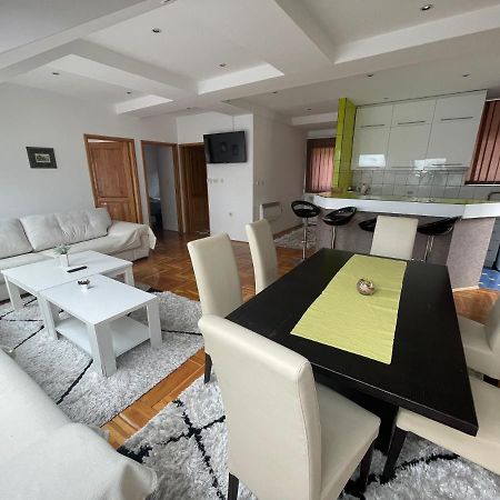 Casa Gialla Free Parking Сараево Экстерьер фото
