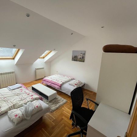 Casa Gialla Free Parking Сараево Экстерьер фото