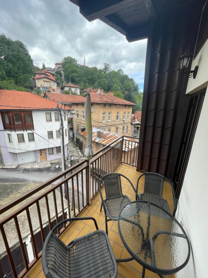 Casa Gialla Free Parking Сараево Экстерьер фото